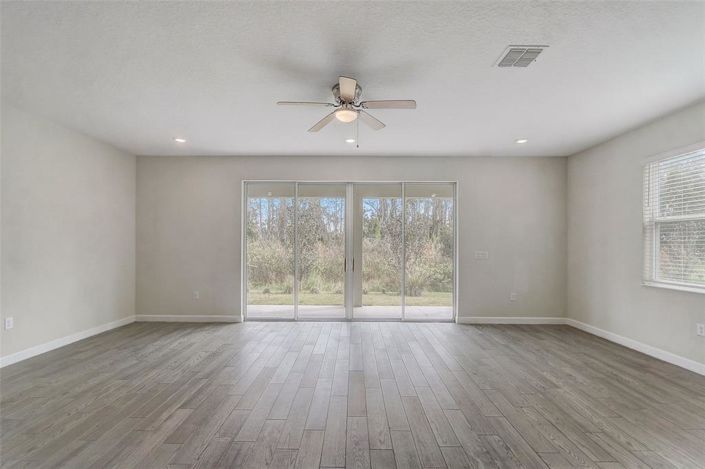 Image No.9-5 Bed Property for sale