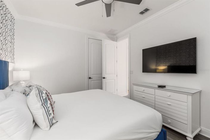 Image No.25-5 Bed Property for sale