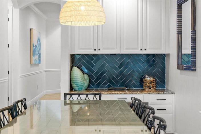 Image No.30-5 Bed Property for sale