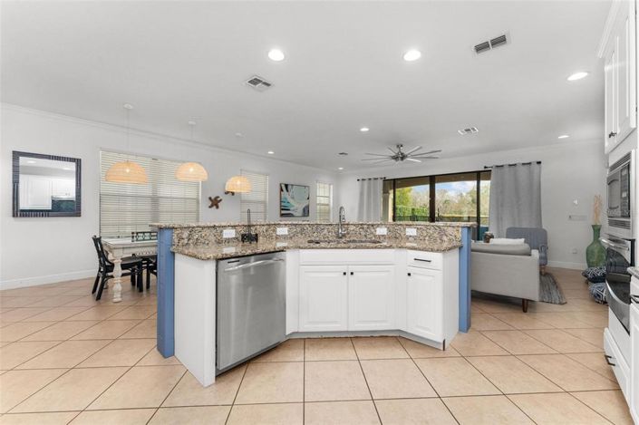 Image No.46-5 Bed Property for sale