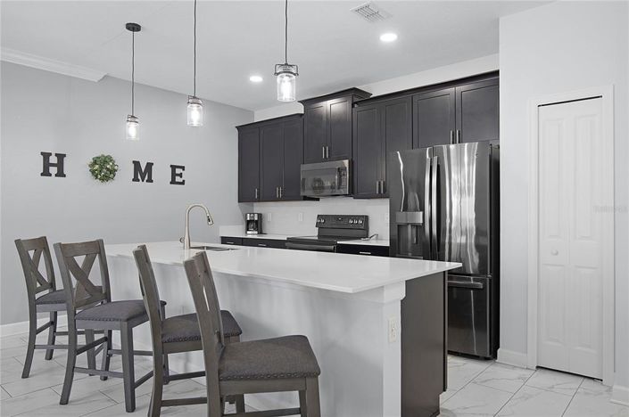 Image No.12-4 Bed Townhouse for sale