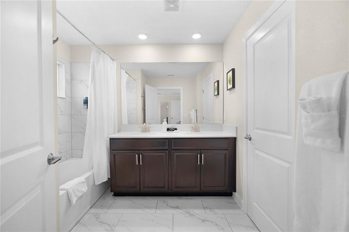 Image No.20-4 Bed Townhouse for sale