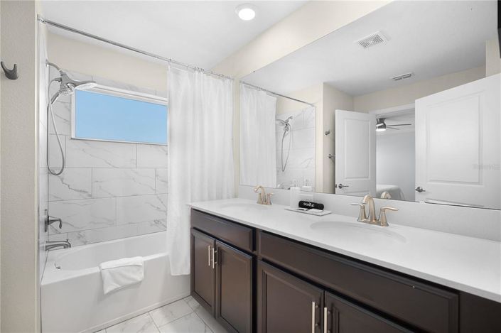 Image No.21-4 Bed Townhouse for sale