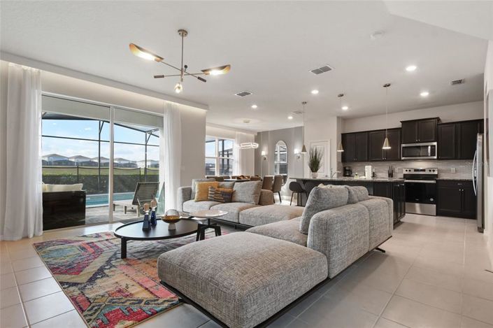 Image No.3-5 Bed Property for sale