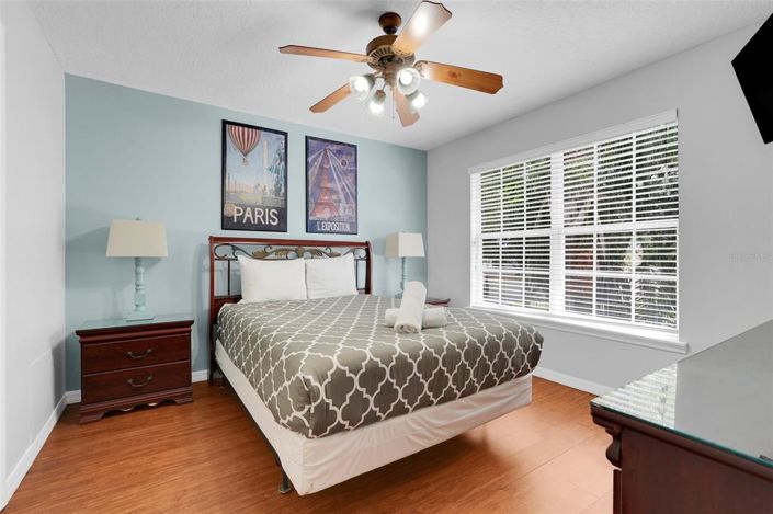 Image No.26-6 Bed Property for sale