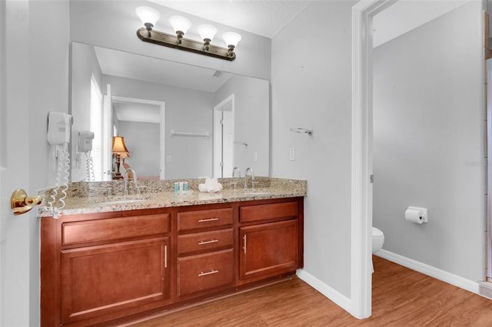 Image No.27-6 Bed Property for sale