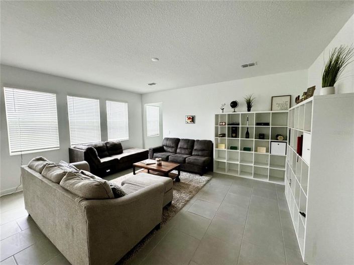 Image No.8-5 Bed Property for sale