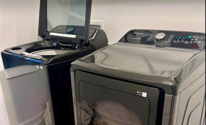 Image No.9-5 Bed Property for sale