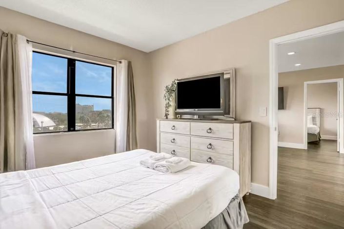 Image No.14-2 Bed Property for sale