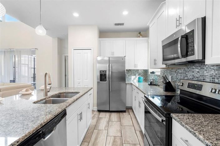 Image No.33-5 Bed Property for sale