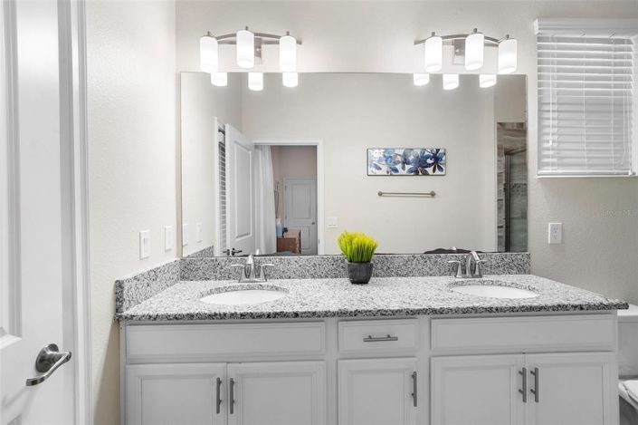 Image No.38-5 Bed Property for sale