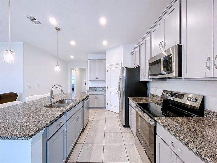 Image No.10-3 Bed Property for sale