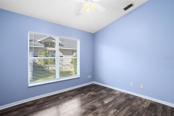 Image No.19-3 Bed Property for sale