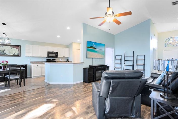 Image No.32-3 Bed Property for sale