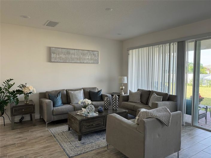 Image No.11-4 Bed Property for sale