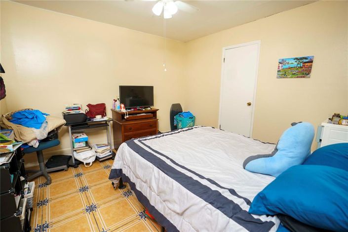 Image No.48-4 Bed Property for sale