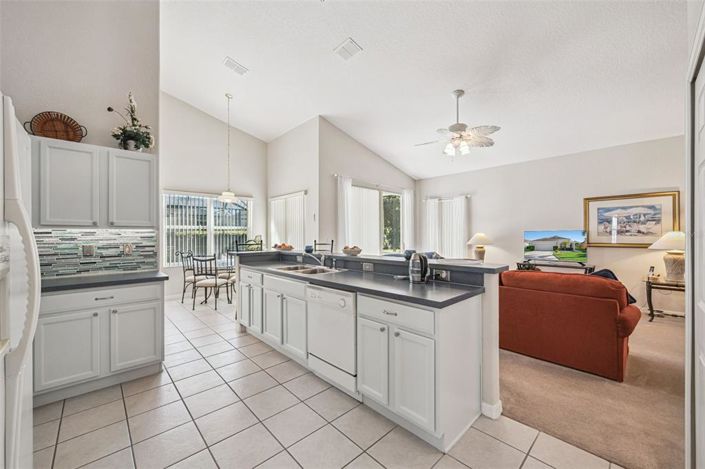 Image No.10-3 Bed Property for sale