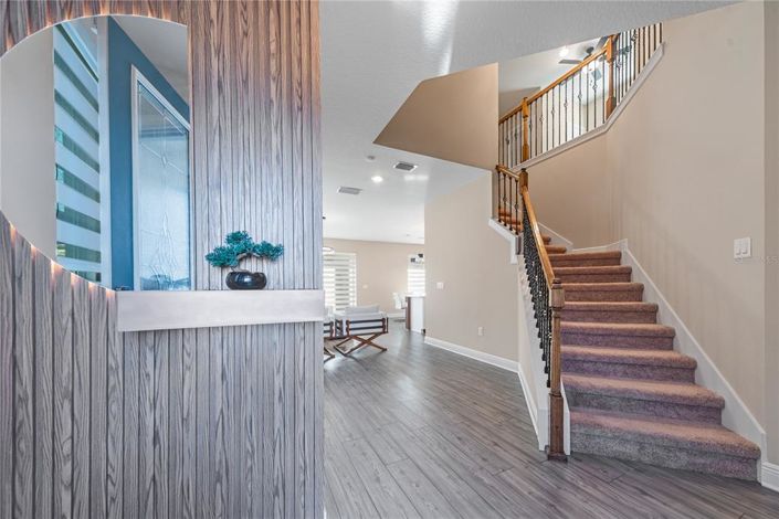 Image No.8-5 Bed Property for sale