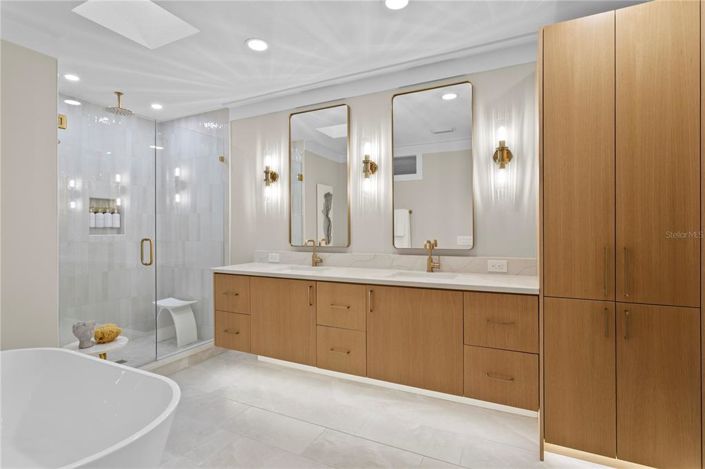 Image No.30-3 Bed Townhouse for sale