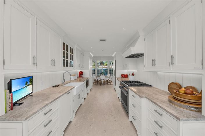 Image No.17-3 Bed Property for sale