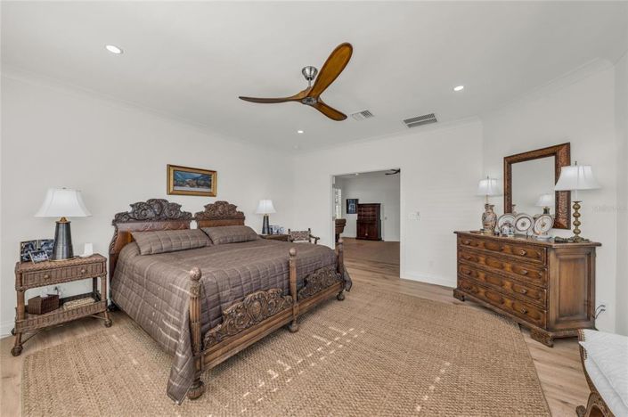 Image No.30-3 Bed Property for sale