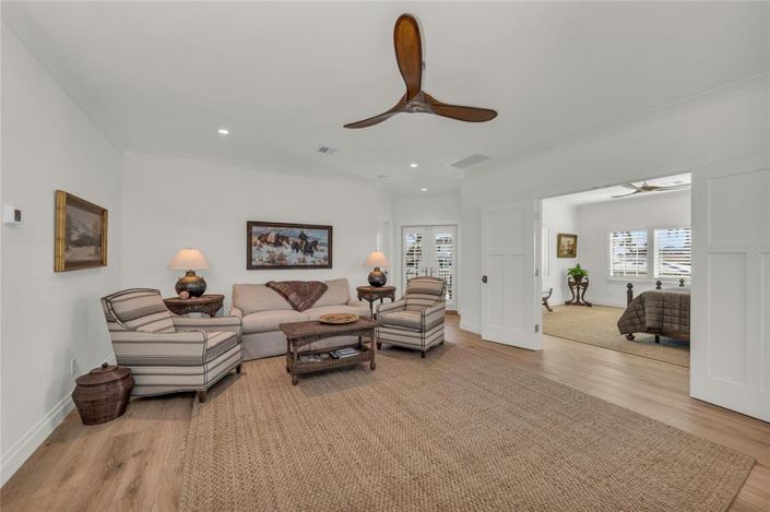 Image No.42-3 Bed Property for sale