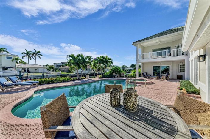 Image No.56-3 Bed Property for sale