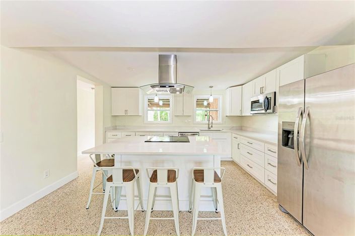 Image No.12-3 Bed Property for sale