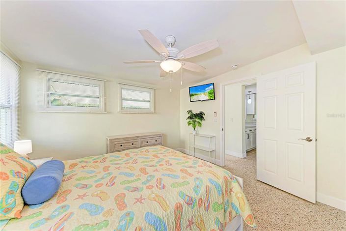 Image No.17-3 Bed Property for sale