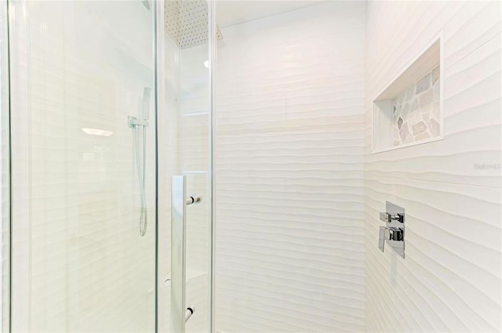 Image No.19-3 Bed Property for sale