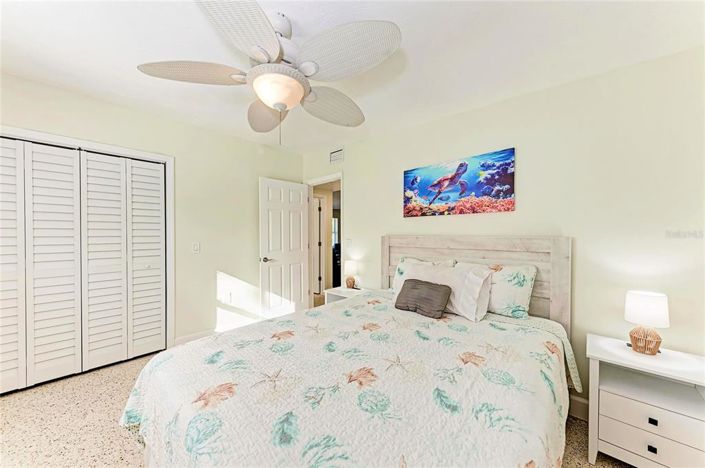 Image No.22-3 Bed Property for sale