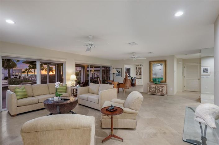 Image No.11-3 Bed Property for sale