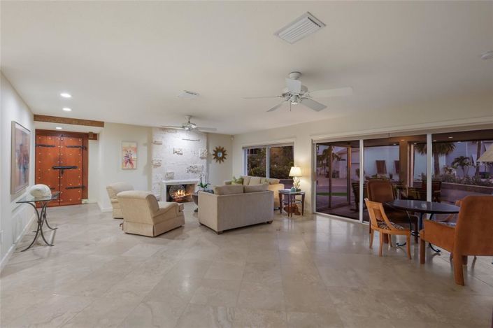 Image No.12-3 Bed Property for sale