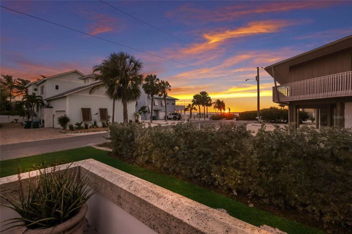 Image No.13-3 Bed Property for sale