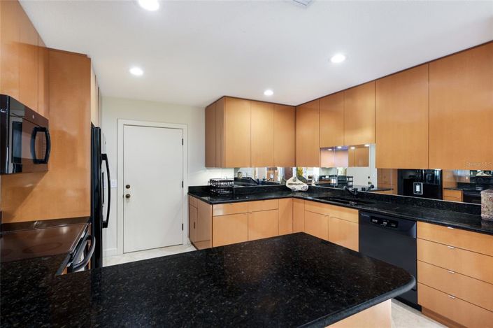 Image No.17-3 Bed Property for sale