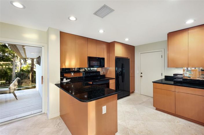 Image No.19-3 Bed Property for sale