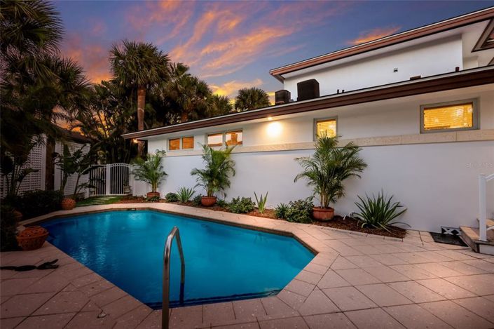 Image No.54-3 Bed Property for sale