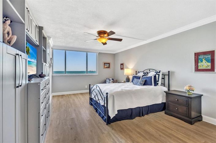 Image No.25-2 Bed Property for sale