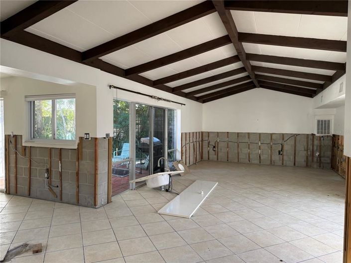 Image No.25-2 Bed Property for sale