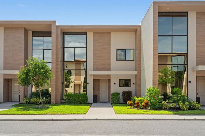 Image No.21-4 Bed Townhouse for sale