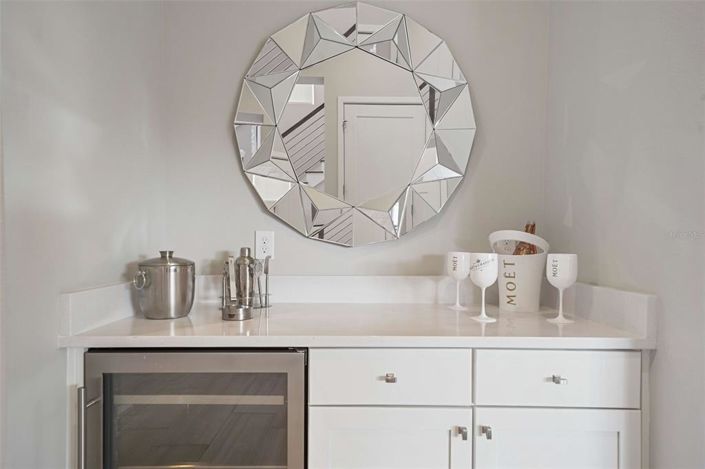 Image No.15-5 Bed Property for sale