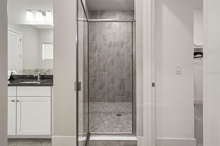 Image No.30-5 Bed Property for sale