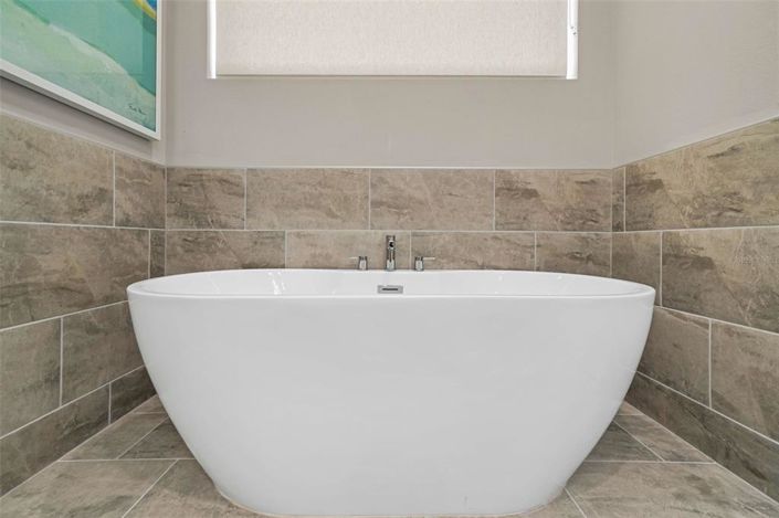 Image No.32-5 Bed Property for sale