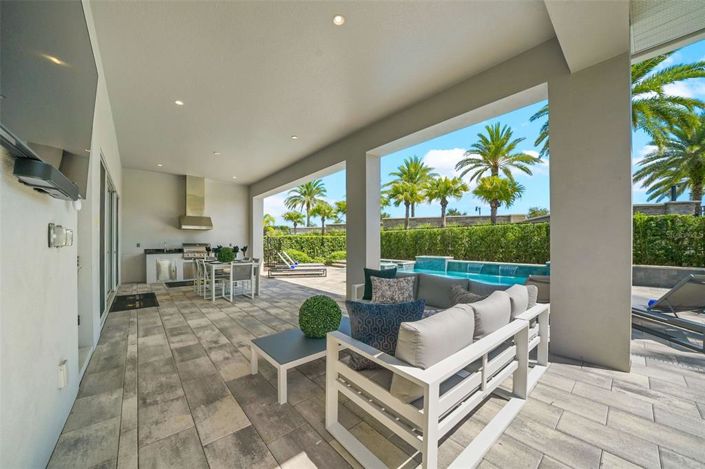 Image No.50-5 Bed Property for sale