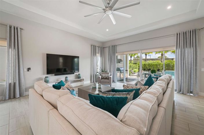 Image No.7-5 Bed Property for sale