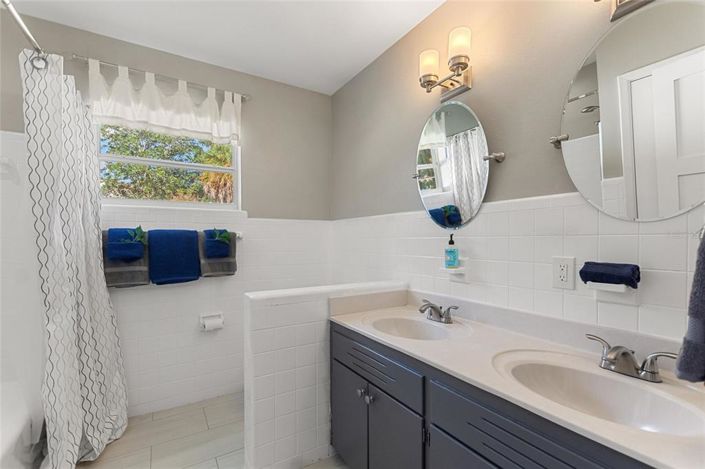 Image No.35-5 Bed Property for sale