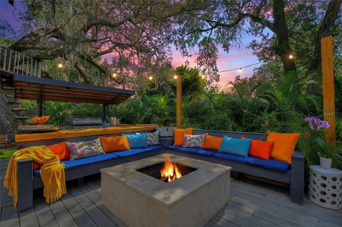 Image No.6-5 Bed Property for sale