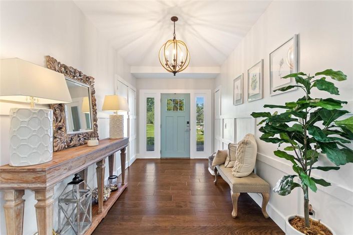 Image No.8-5 Bed Property for sale