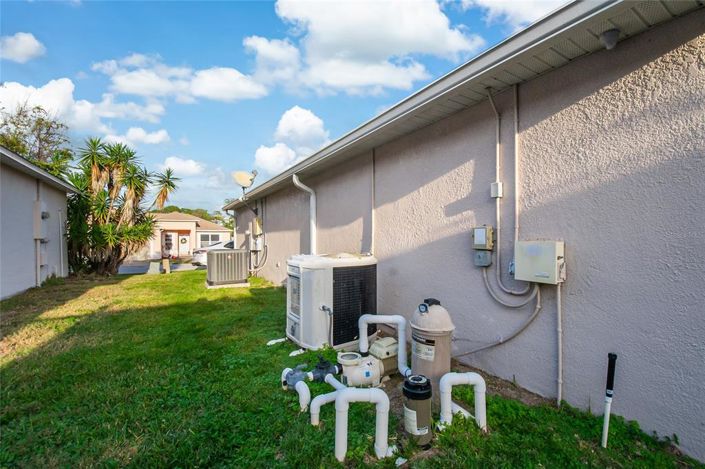 Image No.19-3 Bed Property for sale