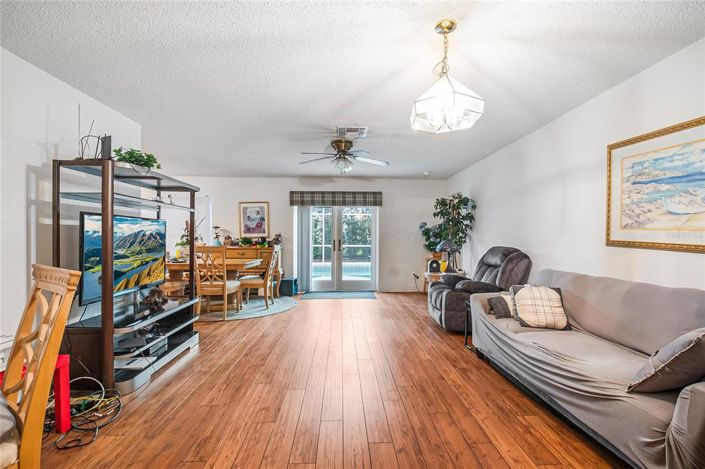 Image No.5-3 Bed Property for sale